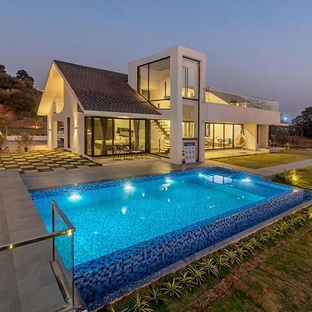 Saffronstays Stargazer, Karjat - Luxury Pool Villa With Lake View المظهر الخارجي الصورة
