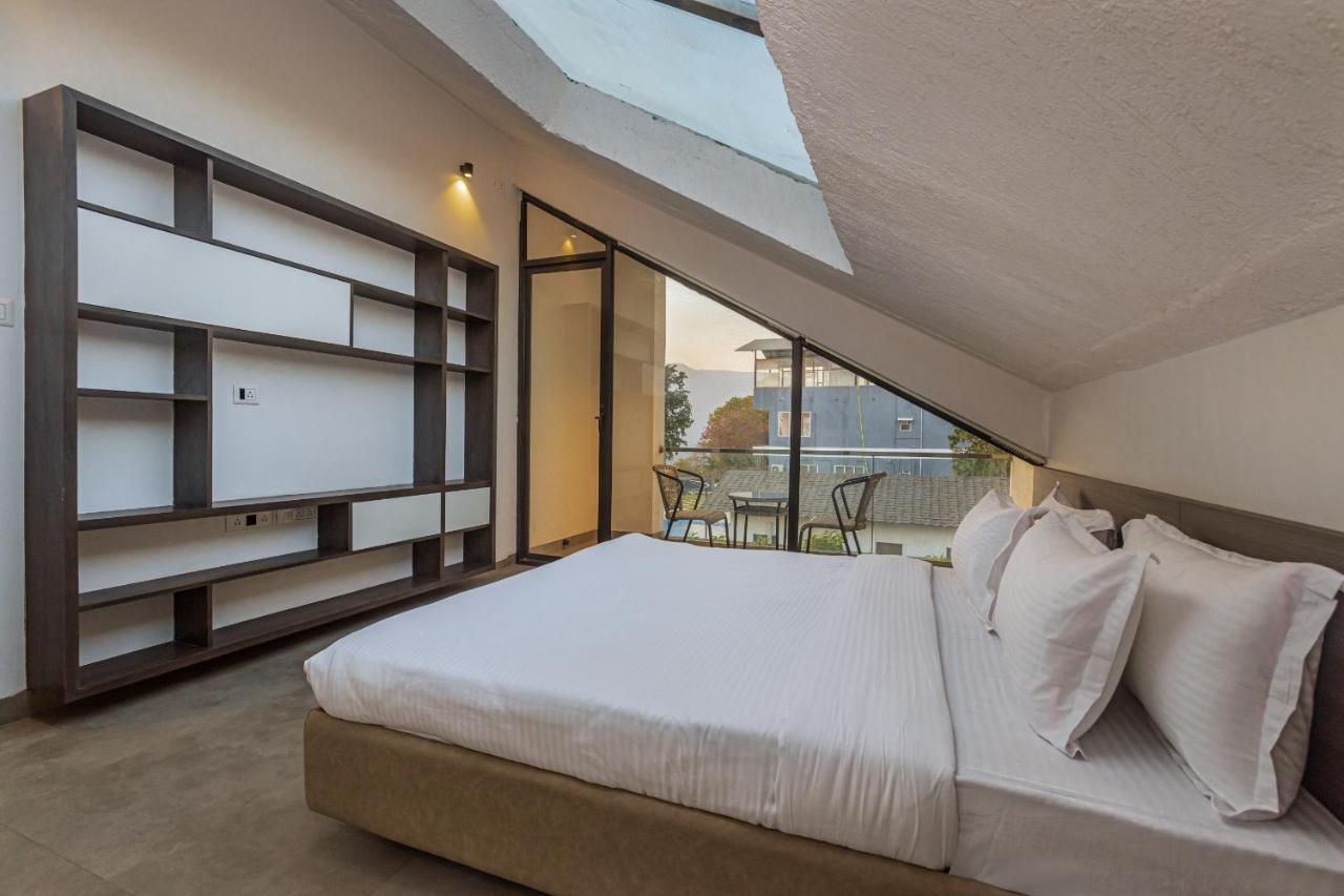 Saffronstays Stargazer, Karjat - Luxury Pool Villa With Lake View المظهر الخارجي الصورة