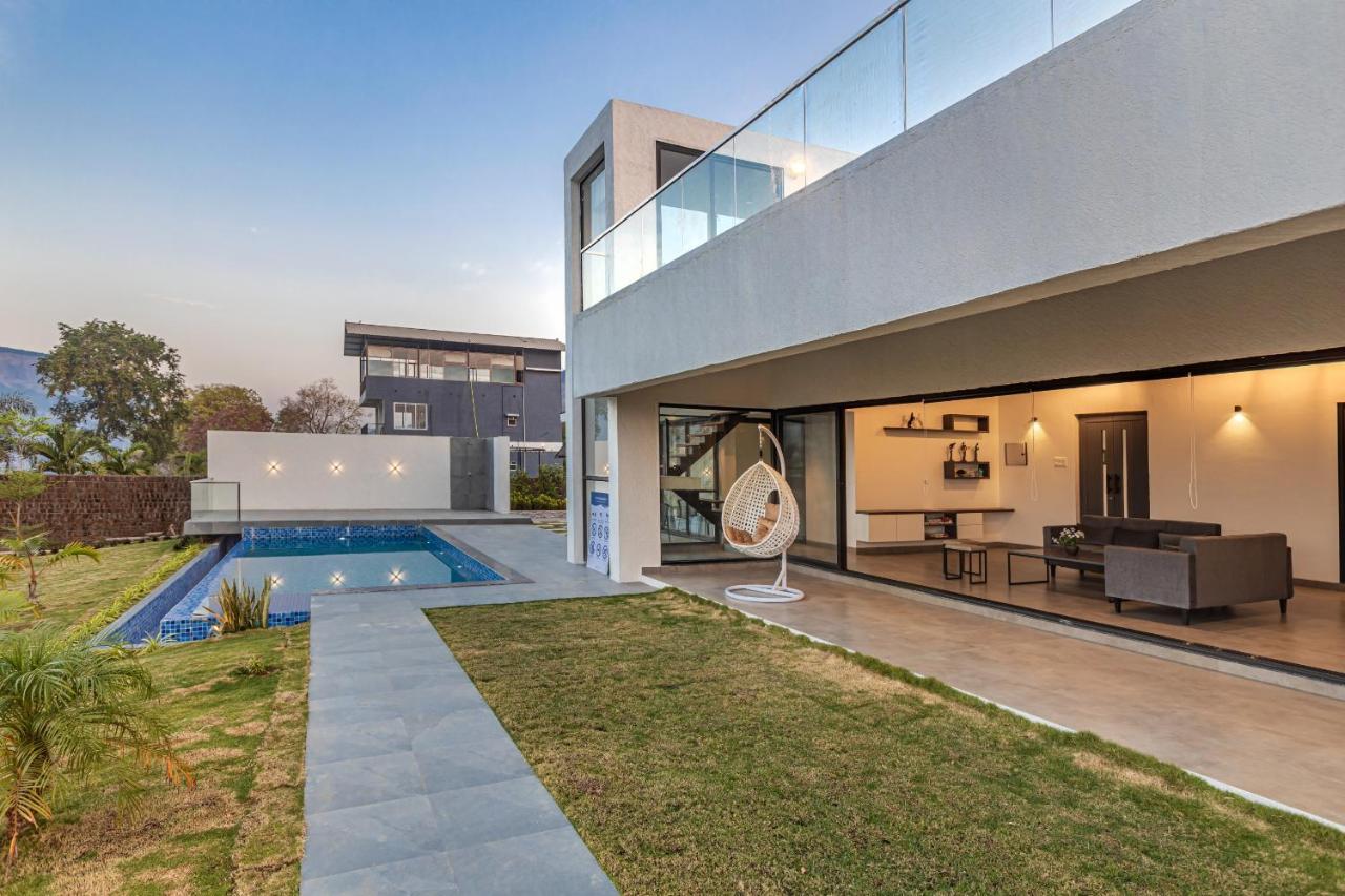 Saffronstays Stargazer, Karjat - Luxury Pool Villa With Lake View المظهر الخارجي الصورة