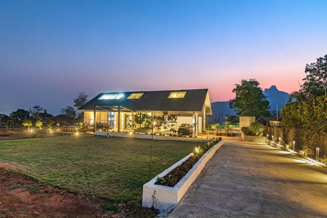 Saffronstays Stargazer, Karjat - Luxury Pool Villa With Lake View المظهر الخارجي الصورة